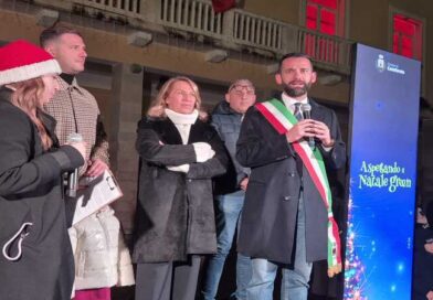 Eco-installazioni e laboratori creativi: la città accende un Natale all’insegna della sostenibilità